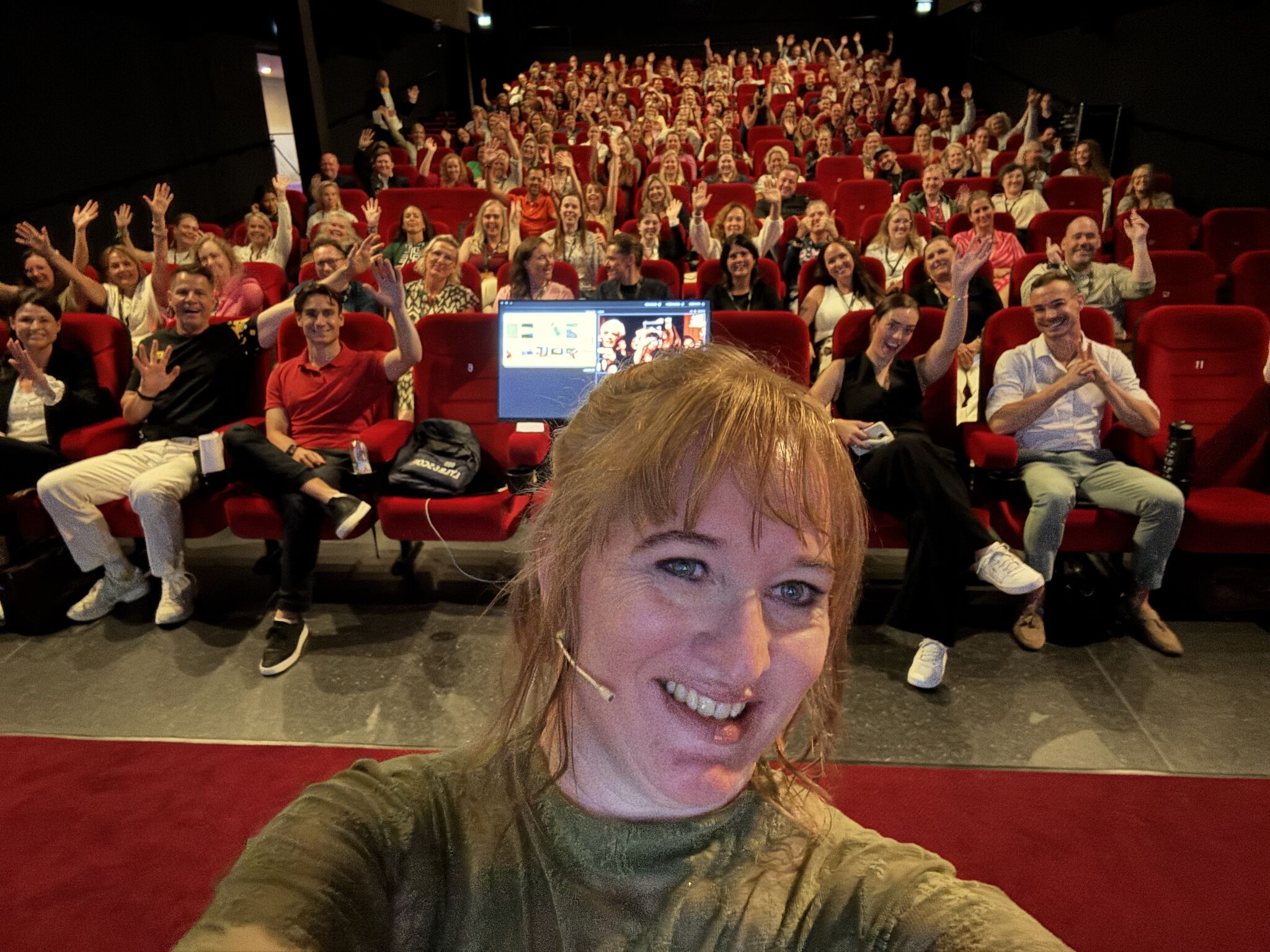 En we zijn los! Vandaag trappen we de tour 𝗥𝗲𝗰𝗿𝘂𝗶𝘁𝗺𝗲𝗻𝘁 𝗜𝗻𝘀𝗽𝗶𝗿𝗮𝘁𝗶𝗼𝗻 𝗢𝗻 𝗦𝘁𝗲𝗿𝗼𝗶𝗱𝘀 af, in een uitverkochte Pathe-zaal.

Er gaat niets boven Groningen! 

Na deze première reist onze tourbus door richting Utrecht, Breda (uitverkocht), Zwolle en Amsterdam. 

Volgepropt met mooie sessies van Martin Koolhoven, Arjan Elbers , Roel C. Verburg , Dirk Driessen , Diana Magielsen en andere sprekers van o.a. jellow.nl , Carv , Werkzoeken.nl en The talentpool community en Werkzoeken.nl 

🦄 Zo trots om hier onderdeel uit van te mogen maken 🌈. 

#unicornsgroningen #nicol101