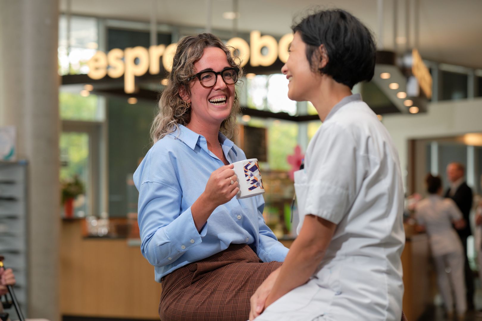𝗩𝗮𝗻𝗱𝗮𝗮𝗴 𝗶𝘀 𝗵𝗲𝘁 𝗱𝗲 𝗗𝗮𝗴 𝘃𝗮𝗻 𝗵𝗲𝘁 𝗪𝗲𝗿𝗸𝗽𝗹𝗲𝘇𝗶𝗲𝗿 𝗶𝗻 𝗱𝗲 𝗭𝗼𝗿𝗴! 😄
Bij ons draait werkplezier niet om één dag, maar om 365 dagen per jaar! Daarom geven we je vandaag deze stralende lach cadeau. 💙

Wil jij ook werken in óf aan de zorg? Dat kan! We hebben altijd diverse vacatures openstaan. Bekijk ze snel en ontdek of jouw droombaan ertussen zit! 👩‍⚕️👨‍⚕️✨

👉 www.werkenbijcatharina.nl

#catharinaziekenhuis #werkenbijcatharina #eindhoven 