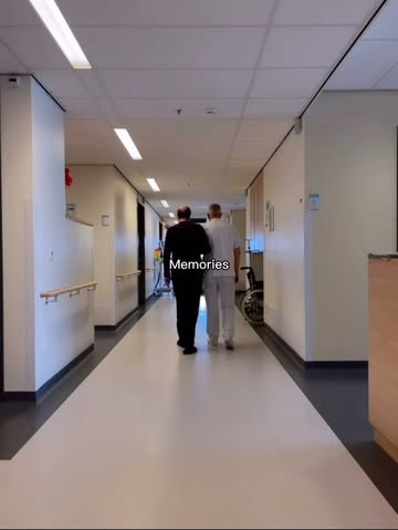 •HAPPY NEW YEAR•

Een nieuw jaar gaat weer van start,
een nieuw jaar, het blijft apart.
Je denkt te weten hoe het zal verlopen,
of het ook echt zo gaat is alleen maar te hopen.
Hoe je dit komende jaar ook al hebt bedacht,
geniet juist van hetgeen wat je niet verwacht.

Vanuit ons wensen wij iedereen een jaar vol geluksmomentjes. 
Waarom alleen genieten van de leuke herinneringen van het afgelopen jaar als je terug kan kijken op alle fijne herinneringen. 
Hier in ieder geval alvast een compilatie van de onze 📽️💭

#werkenbijcatharina #catharinaziekenhuis #eindhoven #chirurgischeoncologie #chirurgie #oncologie #infokanker #catharinakankerinstituut #verpleegkunde #verpleegkundige #verpleegafdeling #zorgprofessional #ziekenhuis #happynewyear #jaarwisseling #2025