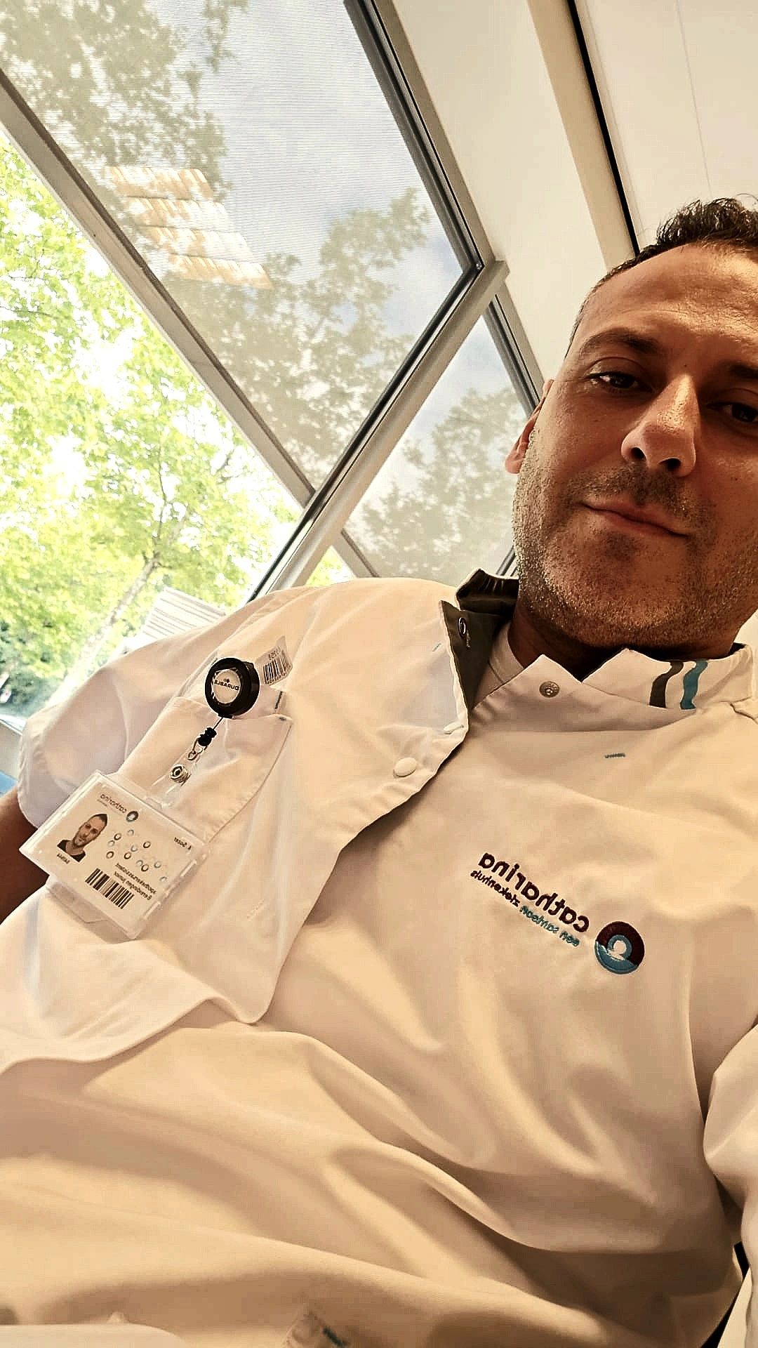 ✨ Eerste werkdag bij het Catharina Ziekenhuis!

Vandaag ben ik gestart als procesoperator bij de ziekenhuisapotheek (afdeling Bereidingen) van het Catharina Ziekenhuis in Eindhoven.

Wat een fijne eerste indruk: een warm welkom, een professioneel team en een prettige werksfeer. Het is mooi om te zien hoe nauwkeurig en met hoeveel toewijding er gewerkt wordt aan veilige medicijnbereidingen voor de patiëntenzorg.

Ik kijk ernaar uit om mijn kennis en ervaring hier verder in te zetten én te ontwikkelen. Trots om deel uit te maken van deze belangrijke schakel binnen de zorg! 💊💪

#eersteWerkdag #procesoperator #ziekenhuisapotheek #CatharinaZiekenhuis #zorgachterdezorg #bereidingen #trotsopmijnwerk#NieuweUitdaging #Procesoperator #Ziekenhuisapotheek #Catharinaziekenhuis #Pharma #Healthcare #Medisch #Cleanroom #Operator #Tech #CareerGrowth #Vacature #Werkplezier #Werkervaring #Trots #werkenbijcatharina #apotheekbereidingscentrumcatharinaziekenhuis#apotheek#bereidingcentrum#bereiding#Innovation#Technology#future#futurism #nieuwestap #dankbaar #teamleider #zorg #geneesmiddelenproductie #catharinaziekenhuis

