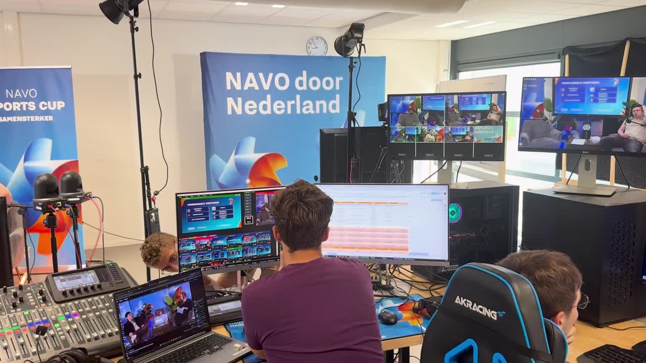 NAVO Esports Cup finale 2025

Deze zomer komen regeringsleiders van de NAVO-lidstaten bijeen in Den Haag voor de NAVO-top. Dit esports-tournooi is onderdeel van het reizend programma NAVO door Nederland, langs diverse Nederlandse steden (voor meer info klik op https://lnkd.in/eeKZ53aK). Tijdens de tour kunnen Nederlanders in gesprek gaan met militairen en politici over nationale en internationale veiligheid. Vrede en veiligheid zijn niet vanzelfsprekend, ze gaan ons allemaal aan.

Voor deze editie zijn wij in Den Haag. Wij hebben net als vorige edities weer twee speciale gasten. Wie dat zijn blijft nu nog even “geheim”. Kijk mee op https://lnkd.in/d-8Bnhk en stel je vragen via de chat. Ik ben één van moderator’s in de chat vandaag. 

#defensie #dosco #clas #dcpl #werkenbijclas #koninklijkelandmacht #landmacht #werkenbijdefensie #buddybijdefensie #buddy #verbindingdienst #verbindelaar #defensieinclusief #diversiteit #inclusie #esportsdefensie #navo #samensterker