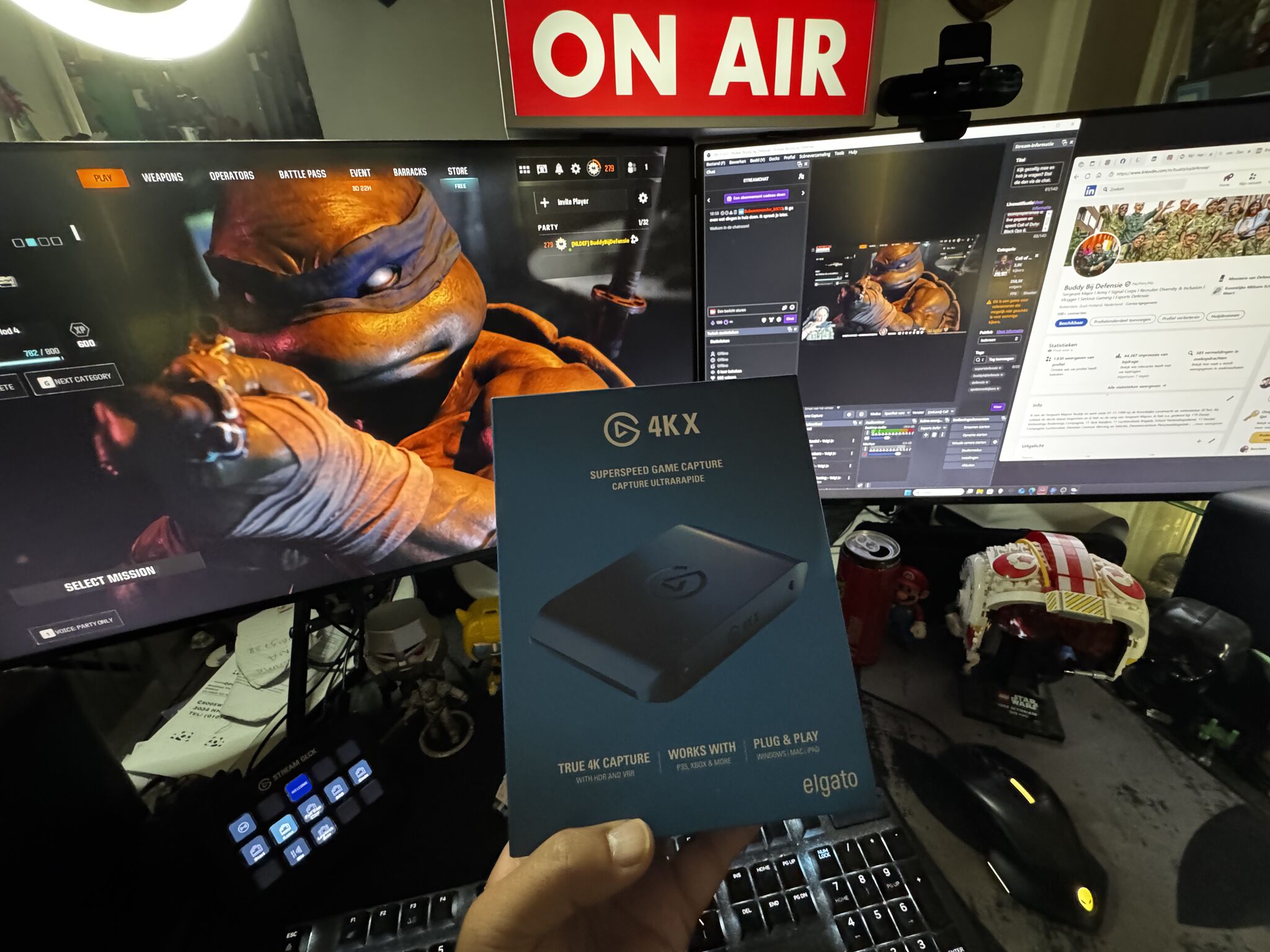 Mijn nieuwe capture card is binnen. De Elgato 4K X. Deze gaat mijn Elgato HD60 S vervangen. Aangezien ik twee weken geleden de nieuwe Nintendo Switch 2 heb gehaald moet ik natuurlijk de gameplay op de Switch 2 ook goed kunnen streamen. 

Ik probeer dagelijks op twitch.tv/buddybijdefensie te streamen. Ik speel diverse games en jullie kunnen mij tijdens de stream al je vragen stellen over bijvoorbeeld jouw mogelijkheden bij Defensie. Je kan mij natuurlijk ook uitdagen voor een game. 

Jullie weten me nu online te vinden, ik zie jullie straks wel online!

[Alt-tekst in foto]

#defensie #dosco #clas #dcpl #werkenbijclas #koninklijkelandmacht #landmacht #werkenbijdefensie #buddybijdefensie #buddy #verbindingdienst #verbindelaar #defensieinclusief #diversiteit #inclusie