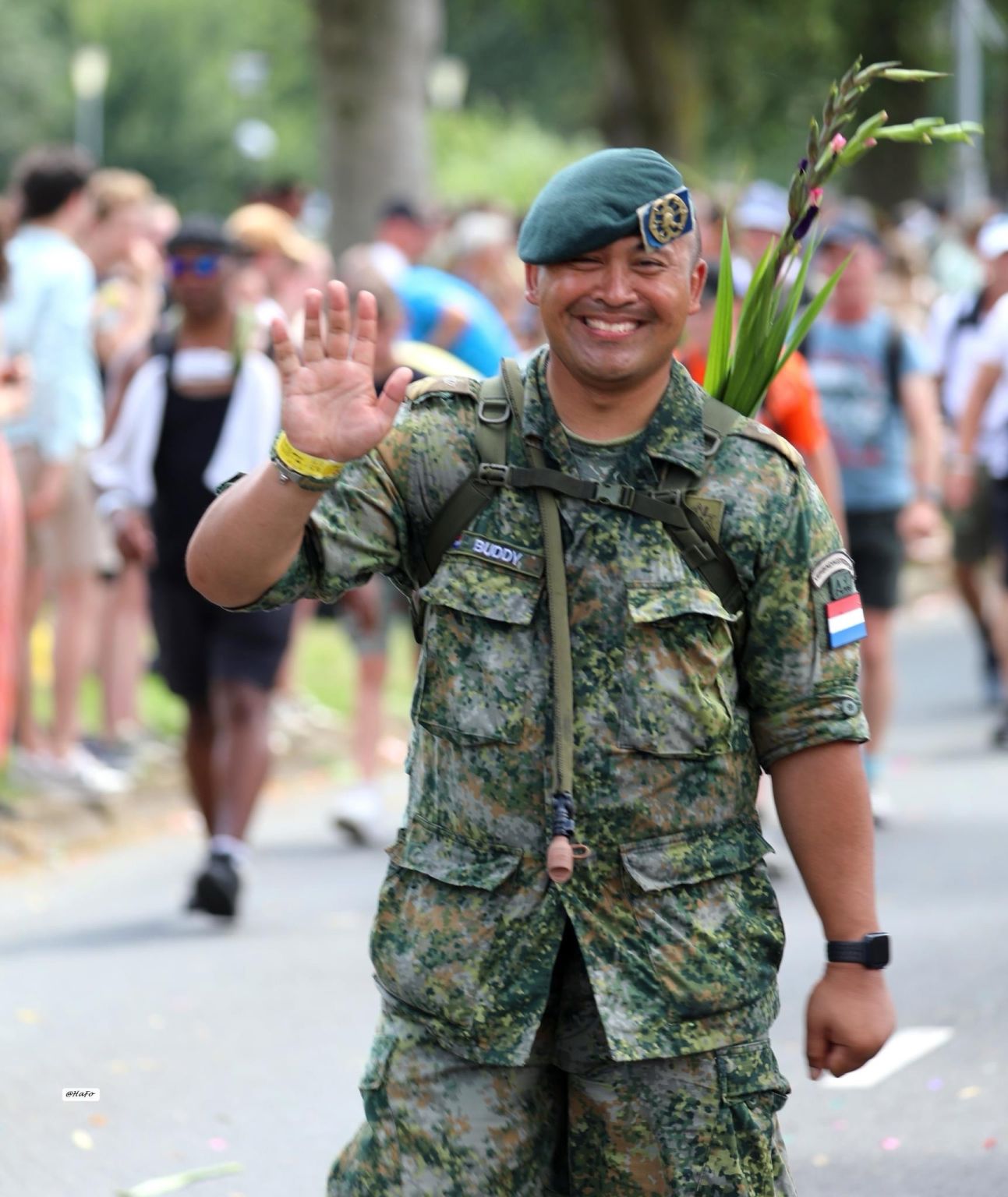 Ik wens alle vrienden en collega’s die vandaag aan de Nijmeegse Vierdaagse beginnen heel veel plezier en natuurlijk succes. Vorige jaar voor mijn tweede keer gelopen. Dit jaar loop ik helaas niet mee. Misschien volgend jaar weer.

[Alt-tekst in foto]

#defensie #dosco #clas #dcpl #werkenbijclas #koninklijkelandmacht #landmacht #werkenbijdefensie #buddybijdefensie #buddy #verbindingdienst #verbindelaar #defensieinclusief #diversiteit #inclusie