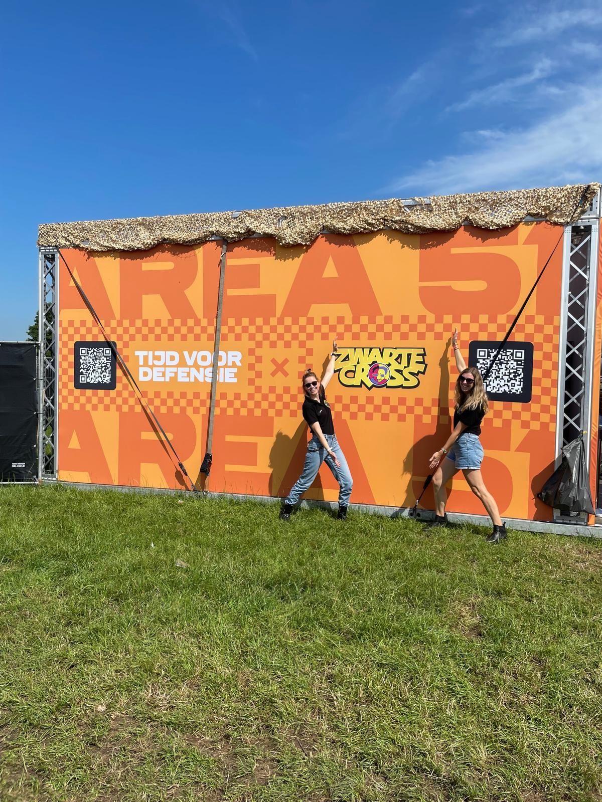 Een dag Grooven & Stoeven op de Zwarte Cross! Mooie gesprekken en enthousiaste bezoekers bij Area 51 van Defensie. 

Ben jij ook benieuwd of Defensie wat voor jou is? Check onze website www.werkenbijdefensie.nl en schrijf je in voor een event!

#tijdvoordefensie #werkenbijdefensie #zwartecross #luchtmacht