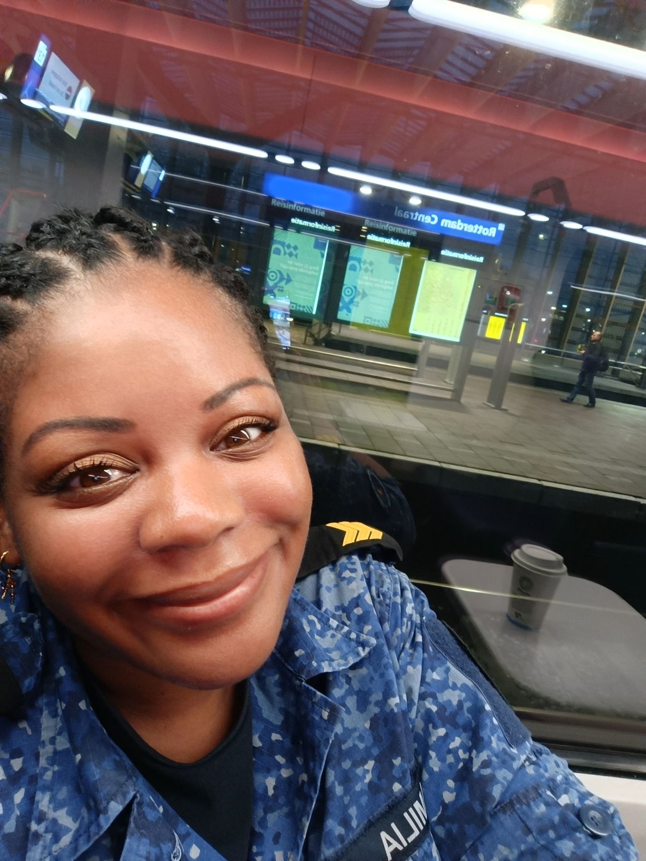 De kandidaten Experience 🚋🚉⛴️

Vandaag met de trein vanuit Rotterdam Centraal naar Den Helder Zuid. 

Om vervolgens vandaag te gaan varen met de Zr. Ms. Evertsen die vandaag een varende infodag heeft naar Rotterdam toe.

Het schip ligt dit weekend in Rotterdam voor de wereldhavendagen. 

ik hoop jullie daar te zien! 

En wil je nou ook een keer meevaren? hou dan de website werkenbijDefensie goed in de gaten. 

#werkenbijdefensie
