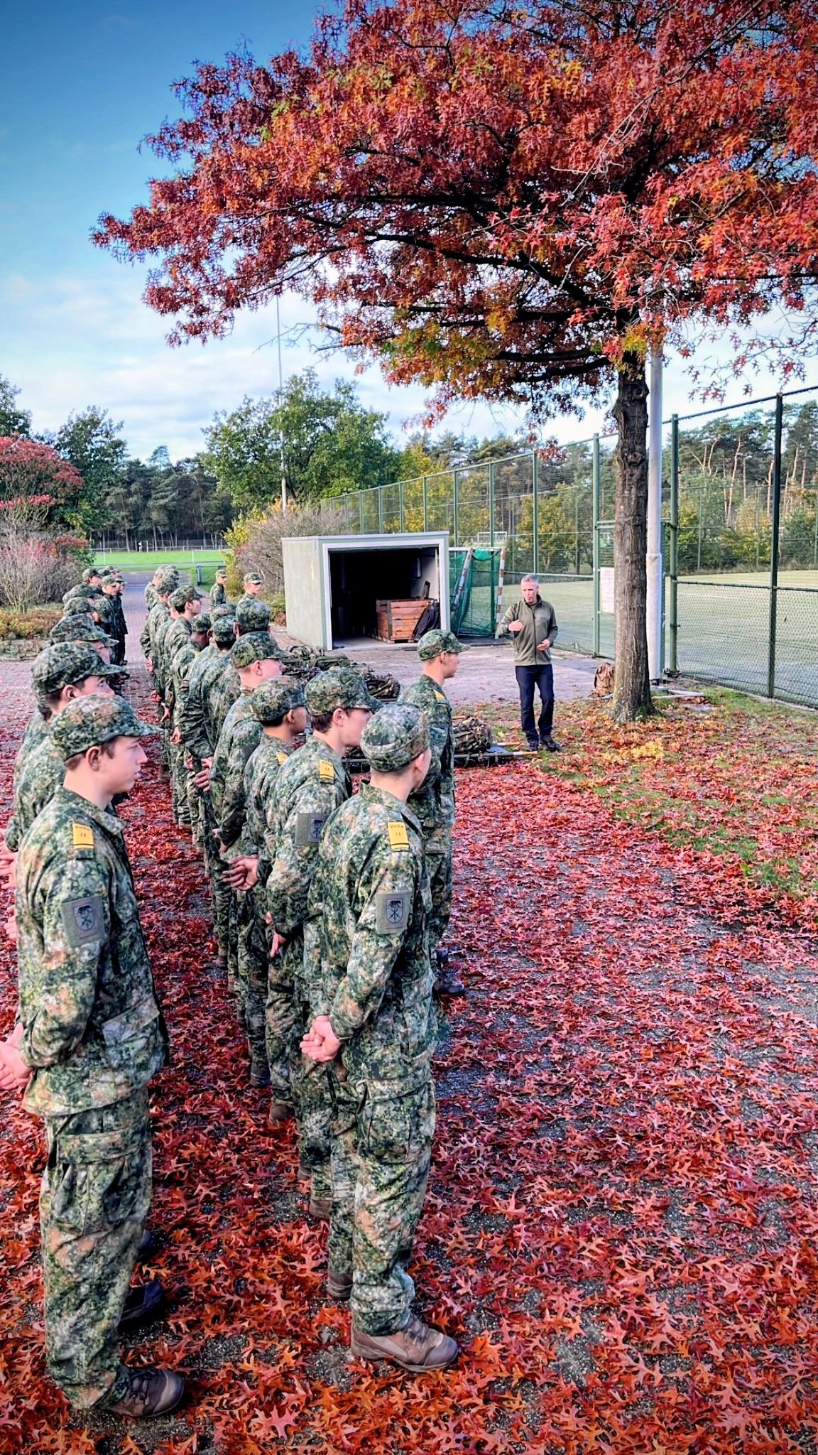 VeVa Drenthe College --> EINDELIJK IN DE VERSNELLING

- Vorige week vrijdag militaire uitrusting gehaald.

- Maandag kleedbal --> uitleg over de uitrusting. 

- Dinsdag t/m donderdag bivak op militair oefenterrein 't Harde.

#drenthecollege #veva
#werkenbijdefensie #dcterra