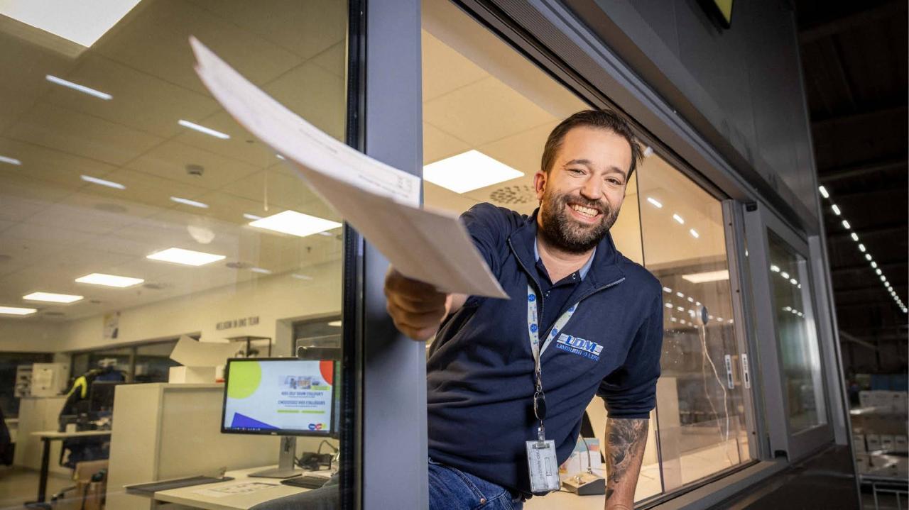 Binnenkort zet ik een nieuwe stap in mijn carrière bij Lidl. 🚀
Ben jij of ken jij iemand die graag in contact staat met zowel interne als externe partners, affiniteit heeft met transport, probleemoplossend denkt en graag verantwoordelijkheid draagt? Dan is deze veelzijdige functie bij Lidl wel iets voor jou! 

Je komt terecht in een gedreven team met leuke collega’s bij een topwerkgever. Interesse? Check de vacature via de link en misschien tot binnenkort!

#vacature #werkenbijLidl