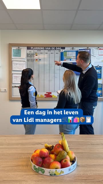 Welke managersfunctie past bij jou? 🚀Zorg dat alles van dag tot dag op rolletjes loopt als assistent, kijk verder met weekplanningen en sollicitaties als plaatsvervangende manager en run de hele winkel en zorg voor goede cijfers als supermarktmanager. Dus, welke functie wordt het? 👀👉

#teamlidl #werkenbijlidl #dayinthelife #assistentsupermarktmanager #plaatsvervangendsupermarktmanager #supermarktmanager
