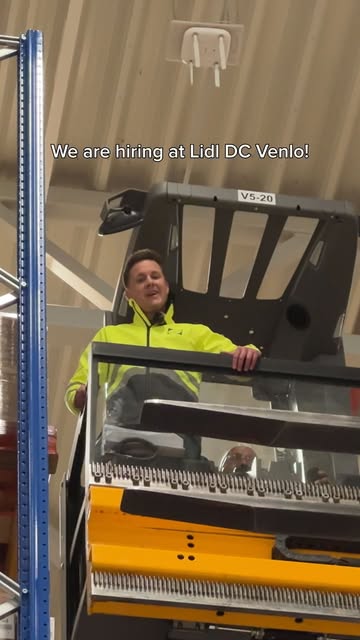 HEY YOU! 🙌This is your sign to start thinking about a job in logistics. 📦 Discover all the job openings via the link (in bio).

#teamlidl #werkenbijlidl #distributiecentrum