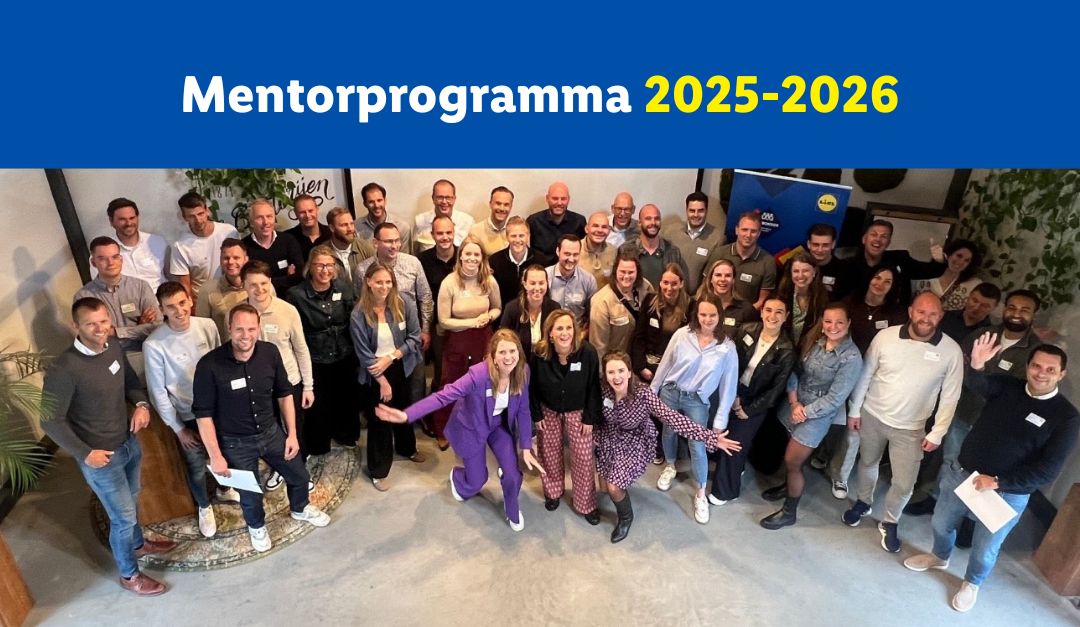 🌱 Groei begint bij verbinding. Deze maand hebben Lisanne Kloosterman en Eline van Haren het Lidl mentorprogramma 2025-2026 afgetrapt, waarbij ontwikkeling, groei en het delen van kennis centraal staan 🤝. Mentoren en mentees leren van én met elkaar, verbonden door de ambitie om elke dag beter te worden 🚀. Zo bouwen we samen en zijn we samen #teamlidl 💙 💛 ❤️ 

#werkenbijlidl 