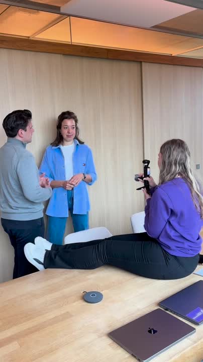 Young Recruiters United x Nutzy | by Purple Squirrel Effect 

Hoe vet is dit? We hebben er gisteren met ons team een fantastische ochtend van gemaakt met Mitchel van Hardeveld en Milou van Regteren namens Young RU.

Jazeker, de Amsterdam -> Eindhoven connection. 

We gaan namelijk binnenkort het Young RU Linkedin account overnemen en de jonge recruiters leren hoe ze hun werkgever kunnen overtuigen om generatiemarketing toe te passen. 

En ja dat doen we aan de hand van shortform met rubrieken als: weerberichten, Mitch / Mitch journaals, een korte talkshow, challenges en een generatie vertaalmachine.

Binnenkort de officiële aankondiging en kort daarna de take-over.

Stay tuned!

#nutzy #partners #recruitersunited