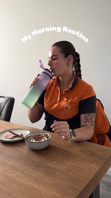 Mijn ochtend routine met mijn favoooo supps van @bodylabnl 💙 
Code ‘Lieke’ geeft je 27,5% kortinggg🤌🏼

#morningrountine #morning #routine #ochtend #ochtendroutine #supplementen #supps #sportvoeding #werken #werkenbijpostnl #postnl #liekeschreuder #klaarmaken #getready #gettingready
