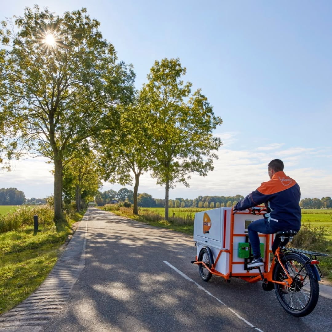 Going into the workweek like...🌞 
Fijne maandag iedereen!
.
.
#goingintotheweek #goingintotheworkweeklike #aanhetwerk #werkweek #goedbeginishethalvewerk #werkplezier #werkenbij #werkenbijpostnl #arbeidsmarkt #vacatures #postnl #arbeidsvitaminen #zonneschijn