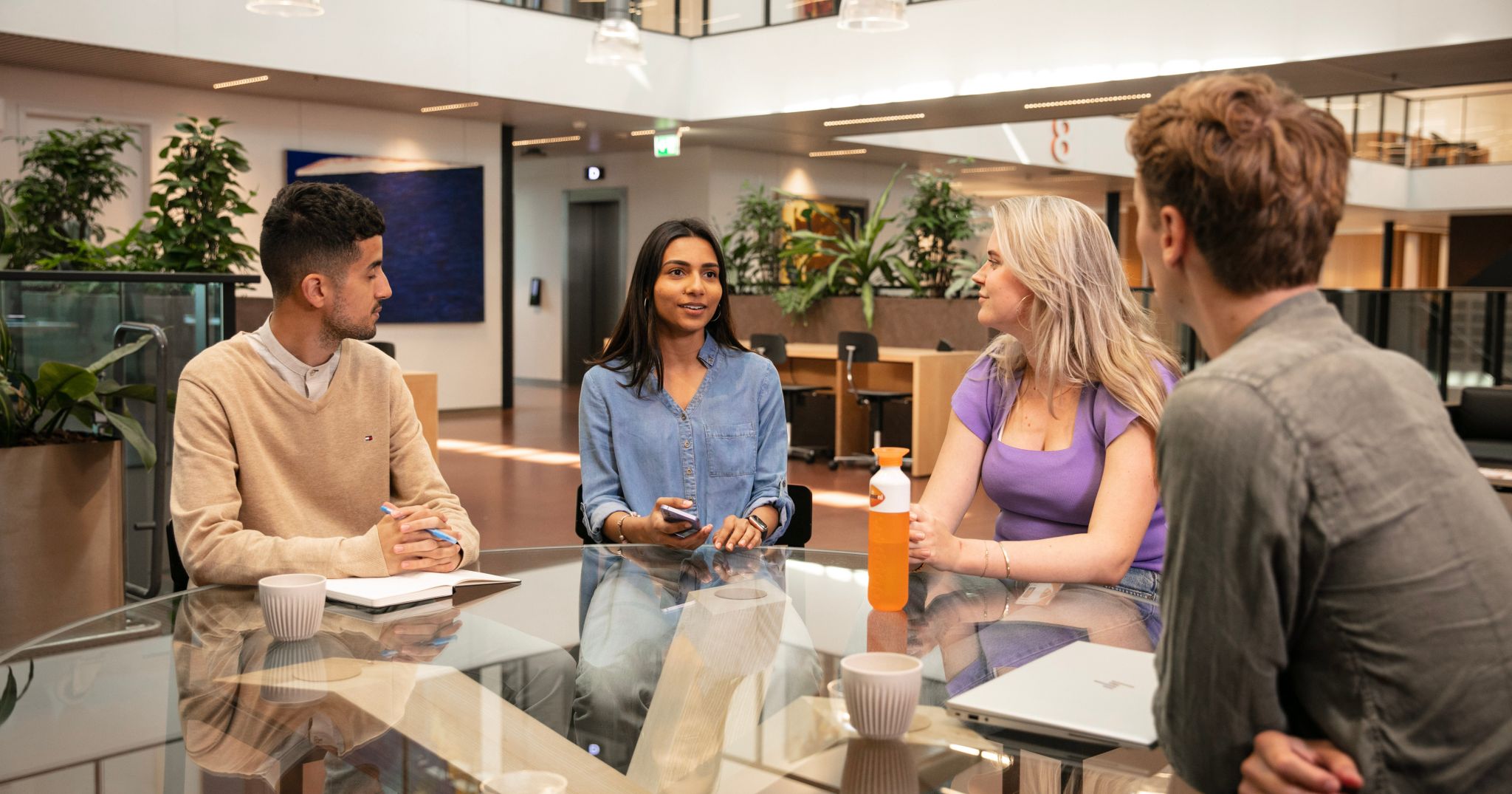 🎉 PostNL lanceert 6 gloednieuwe traineeships!

Ben jij of ken jij iemand die net begint aan zijn of haar carrière en op zoek is naar een functie waar je écht impact kunt maken? Dan zijn de nieuwe traineeships bij PostNL misschien wel een mooie kans!

🎯 6 tracks in verschillende disciplines: supplychain, finance, HR, commercie, digital en international logistics
🚀 Professionele én persoonlijke ontwikkeling
⏱️ 2 jaar, met doorgroeikansen
📍 Den Haag / Randstad

Ken jij iemand die hier goed bij zou passen? Of misschien ben jij zelf wel geïnteresseerd? Check alle traineeships op de website en wie weet worden we collega's!

https://lnkd.in/drJCVsyr

#PostNL #Traineeship #Carrièremogelijkheden #WerkenBijPostNL