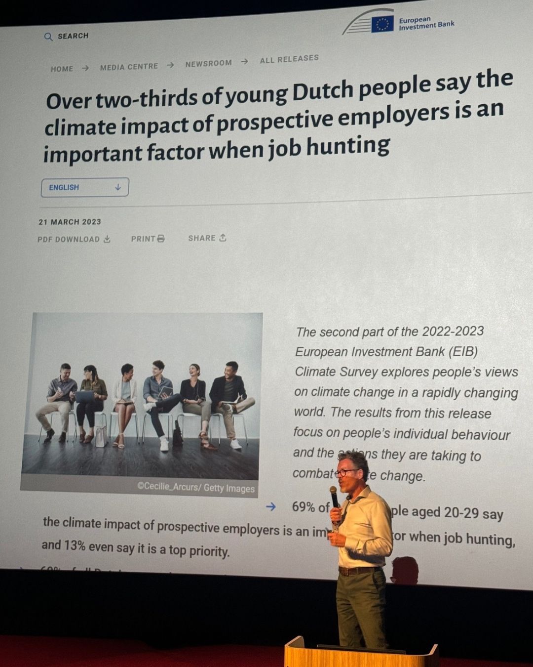Gelukkig ontvangen we het naslagwerk 📸

Gisteren heb ik de Recruitment Unicorns-theatertour bijgewoond @ Pathé Zwolle. Zoals je ziet, ben ik fan van de slides van Wim Davidse 🔥over de ontwikkelingen op de arbeidsmarkt. 

Ik ging naar huis met een leuke goodiebag en een hoofd vol nieuwe inzichten, die ik met mijn collega’s ga delen.

Dankjewel, Marcella Pennings!

🦄📊🤩 #recruitmentunicorns