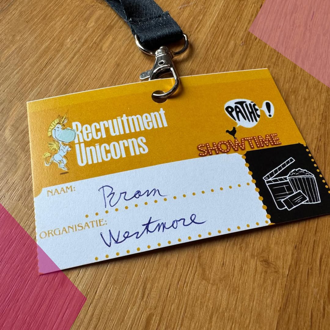 Gisteren was onze marketeer Bram aanwezig bij het Recruitment Unicorns - Verover de Arbeidsmarkt event bij de Pathé in Maastricht. Tijdens dit evenement vertelden verschillende recruitment professionals over de huidige en toekomstige arbeidsmarkt, andere manieren om je open vacatures in te vullen, het aantrekken van nieuw talent en nog veel meer. Oftewel: een zeer informatieve dag! Graag willen we Arjan Elbers bedanken voor de uitnodiging en de organisatie en de sprekers (Wim Davidse, Marc Hendriks, Caroline Pols, Geert-Jan Waasdorp, Linda Coolegem en Arjan zelf) bedanken voor de waardevolle informatie! #recruitment #event #recruitmentunicorns #employerbranding #branding #werving
