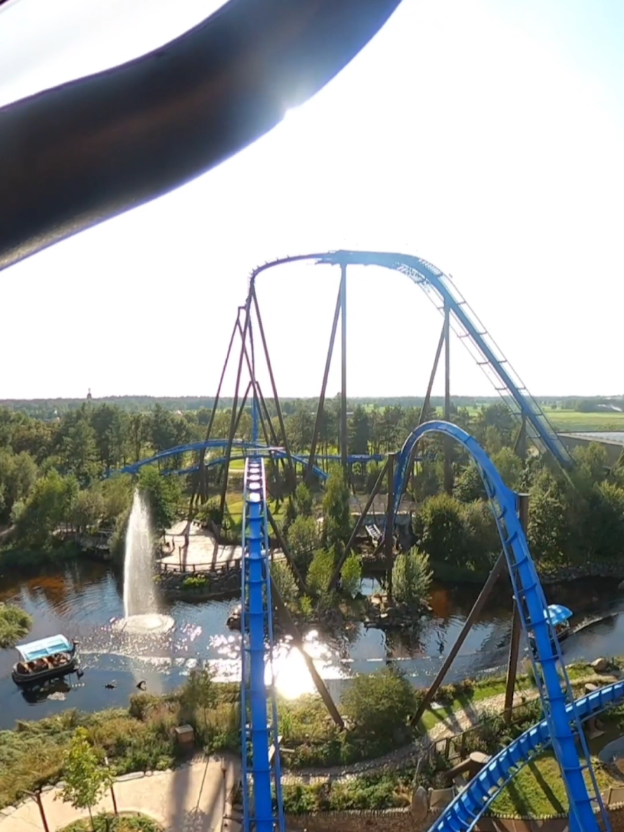 Stap in! Waarom vind jij Fēnix zo leuk? 😁🔥 #Toverland #themepark #attractiepark #Fenix #coaster #onride #friends #fyp 