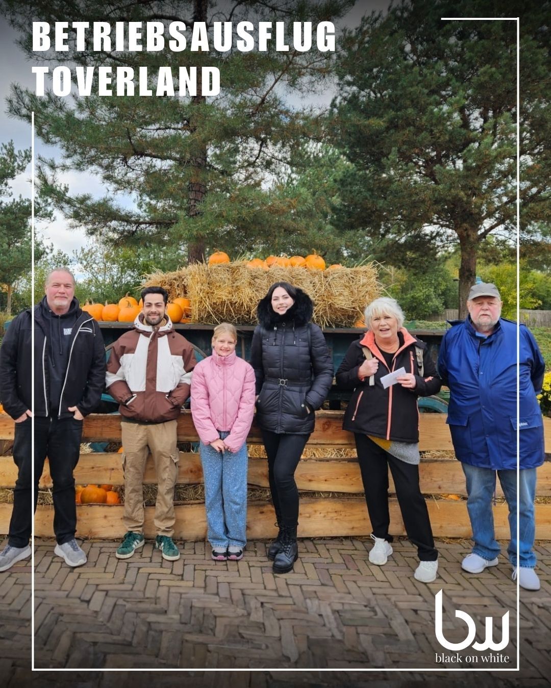 Ein Tag voller Spaß, Teamgeist und frischer Energie! 🎢

Unser Betriebsausflug ins Toverland hat nicht nur für gute Laune gesorgt, sondern auch unsere Kreativität ordentlich in Schwung gebracht.

Jetzt starten wir mit neuen Ideen und viel Motivation wieder durch! 💡✨

#BlackOnWhite #BoW #AgenturBow #TeamSpirit #KreativAgentur #Toverland