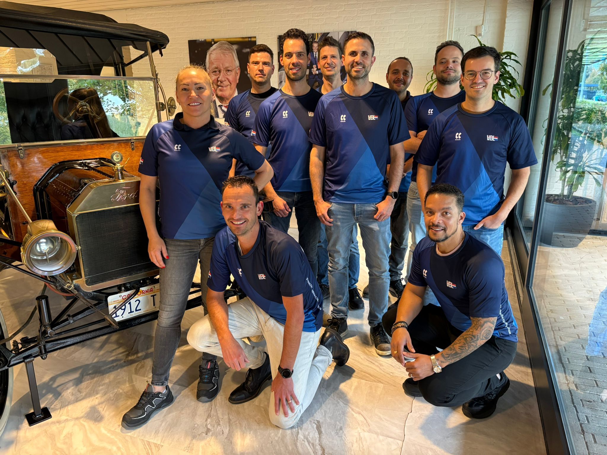 Dit jaar lopen we met VDL VDS Technische Industrie en VDL Gereedschapmakerij met 16 kandidaten mee in diverse afstanden op zaterdag en zondag bij de marathon Eindhoven! kom je ons ook aanmoedigen of nog beter, loop je volgend jaar mee? Meld je dan aan voor de carrièredag op 29 oktober of check onze websites. #werkenbijvdl #krachtdoorsamenwerking
